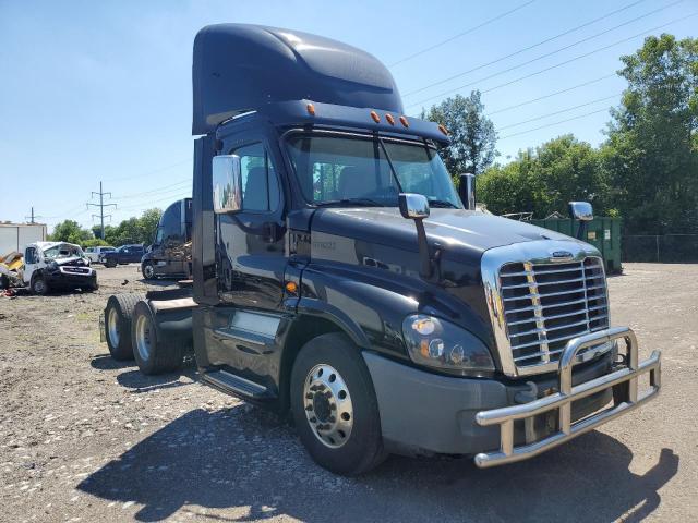  Salvage Freightliner Cascadia 1