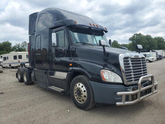  Salvage Freightliner Cascadia 1