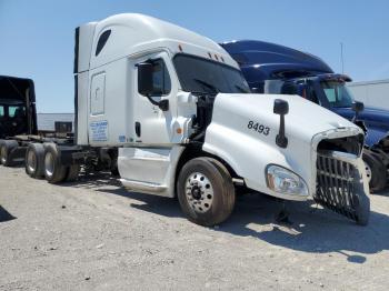  Salvage Freightliner Cascadia 1