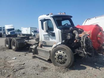  Salvage Peterbilt 579