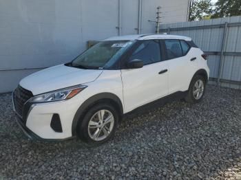  Salvage Nissan Kicks