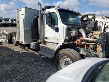  Salvage Peterbilt 567