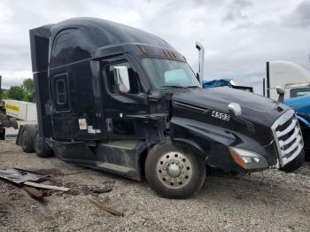  Salvage Freightliner Cascadia 1