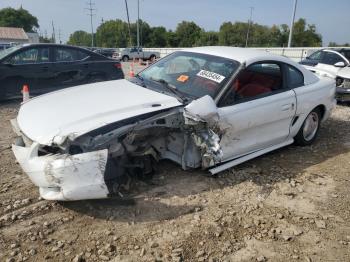  Salvage Ford Mustang