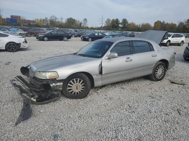  Salvage Lincoln Towncar