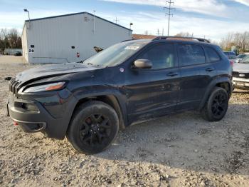  Salvage Jeep Cherokee