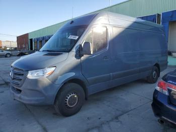  Salvage Mercedes-Benz Sprinter