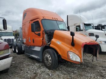  Salvage Freightliner Cascadia 1