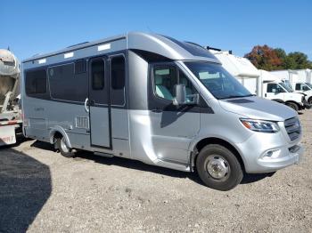  Salvage Mercedes-Benz Sprinter