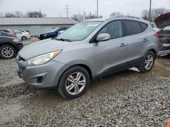  Salvage Hyundai TUCSON