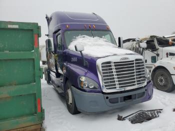  Salvage Freightliner Cascadia 1