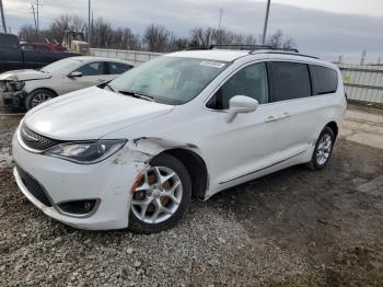  Salvage Chrysler Pacifica