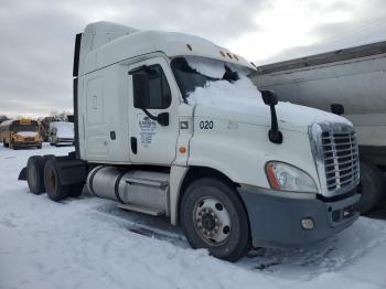  Salvage Freightliner Cascadia 1