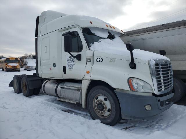  Salvage Freightliner Cascadia 1