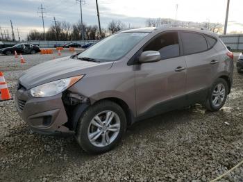  Salvage Hyundai TUCSON