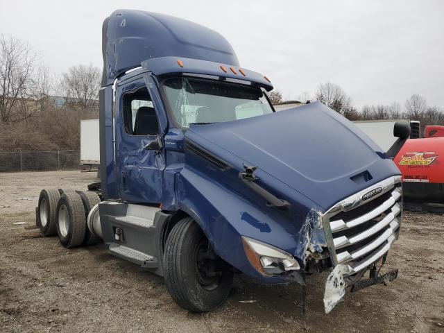  Salvage Freightliner Cascadia 1