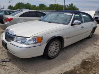  Salvage Lincoln Towncar