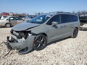  Salvage Chrysler Pacifica