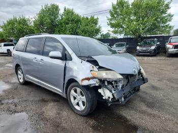  Salvage Toyota Sienna