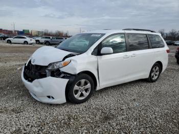  Salvage Toyota Sienna