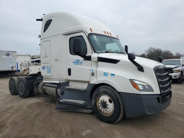  Salvage Freightliner Cascadia 1