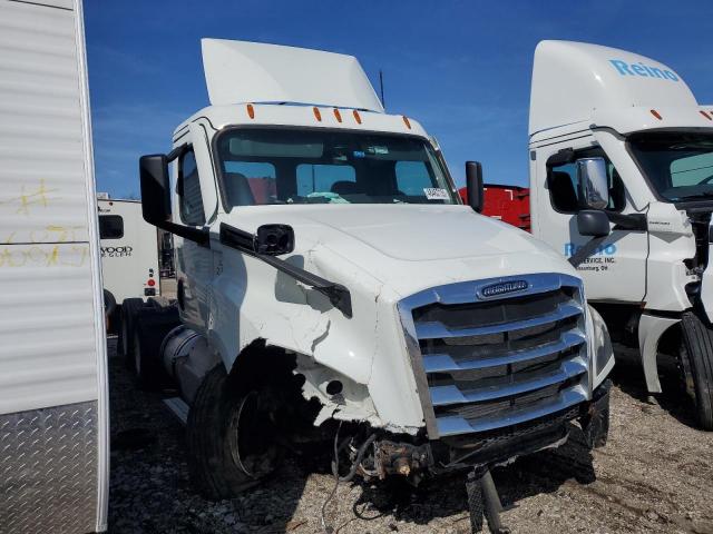 Salvage Freightliner Cascadia 1