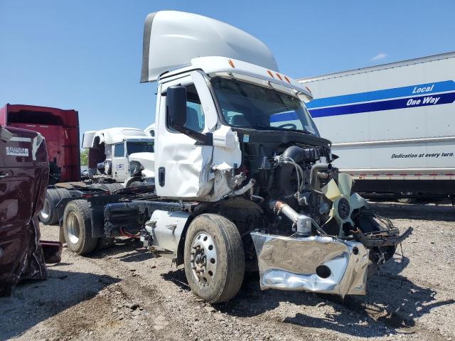  Salvage Freightliner Cascadia 1