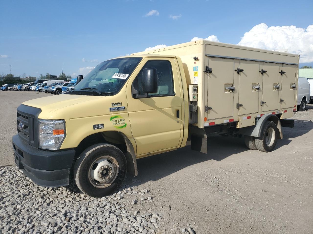 Ford Econoline E450 Super Duty Cutaway Van Image 1