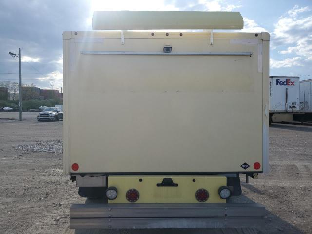 Ford Econoline E450 Super Duty Cutaway Van Image 5