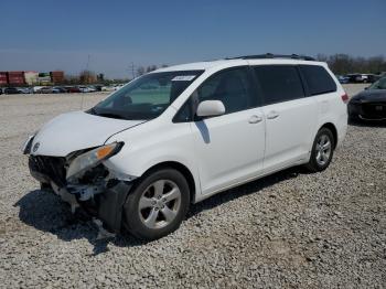  Salvage Toyota Sienna