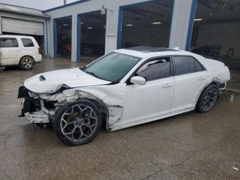  Salvage Chrysler 300