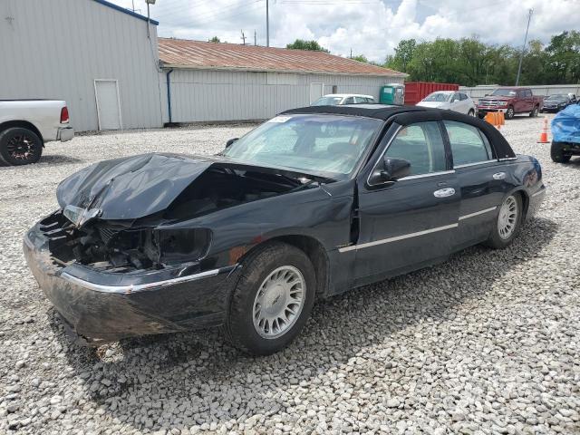  Salvage Lincoln Towncar