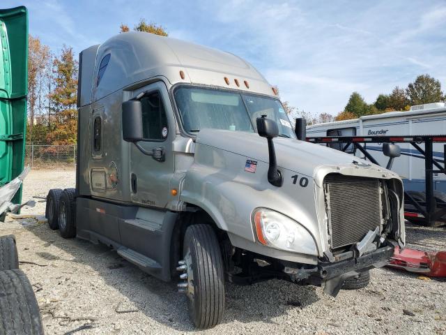  Salvage Freightliner Cascadia 1