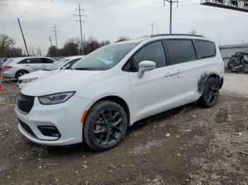  Salvage Chrysler Pacifica