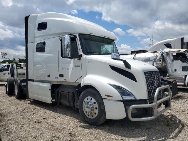  Salvage Volvo Vn