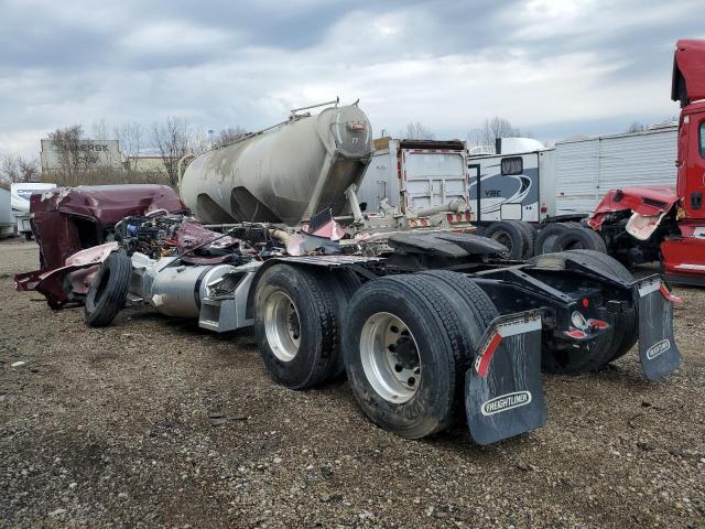  Salvage Freightliner Cascadia 1