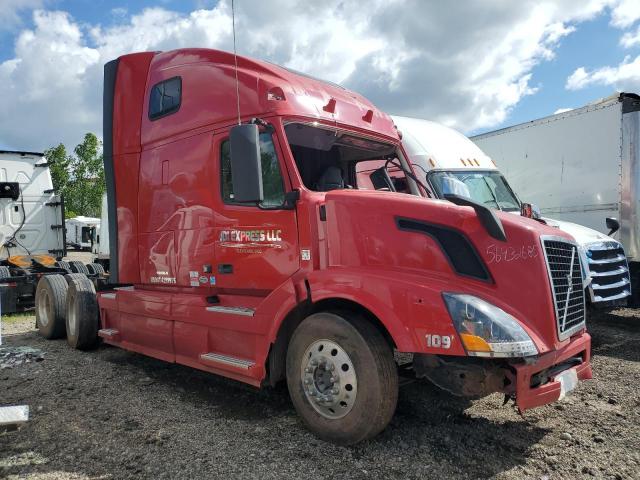  Salvage Volvo Vn
