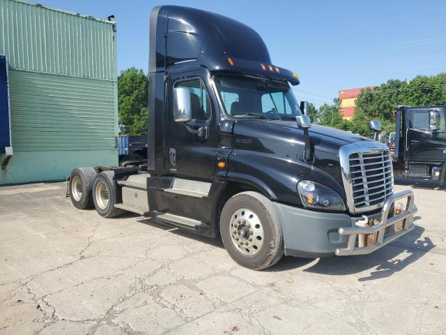  Salvage Freightliner Cascadia 1