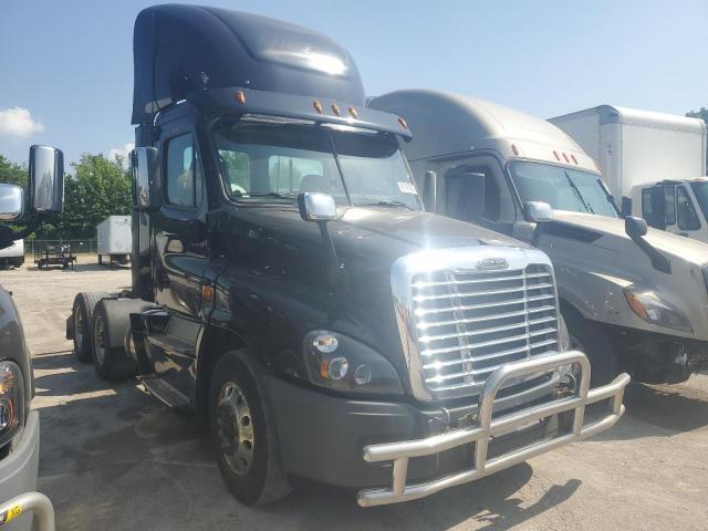  Salvage Freightliner Cascadia 1