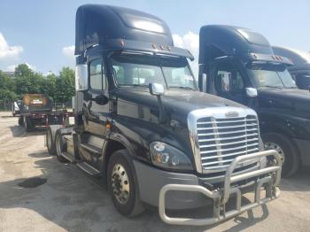  Salvage Freightliner Cascadia 1