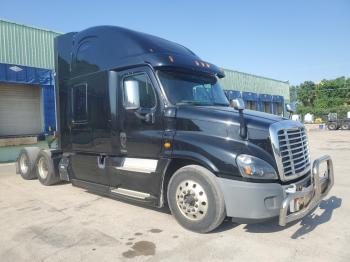  Salvage Freightliner Cascadia 1