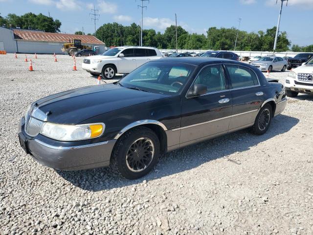  Salvage Lincoln Towncar