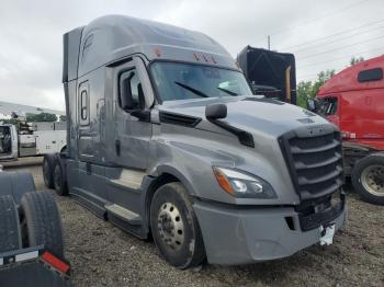 Salvage Freightliner Cascadia 1