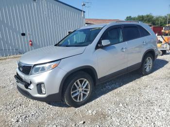  Salvage Kia Sorento
