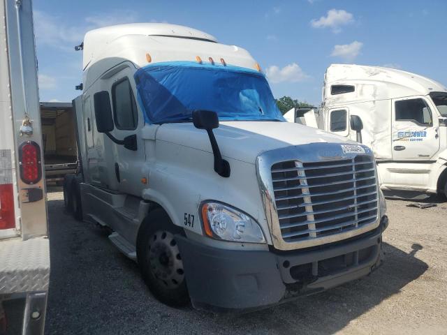  Salvage Freightliner Cascadia 1