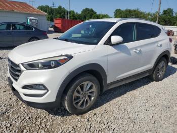 Salvage Hyundai TUCSON