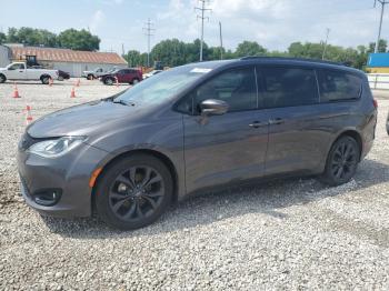  Salvage Chrysler Pacifica