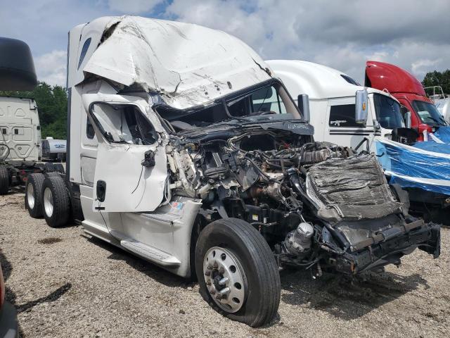  Salvage Freightliner Cascadia 1