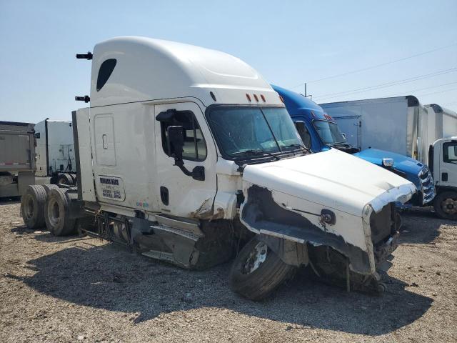  Salvage Freightliner Cascadia 1