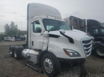  Salvage Frht Cascadia 116